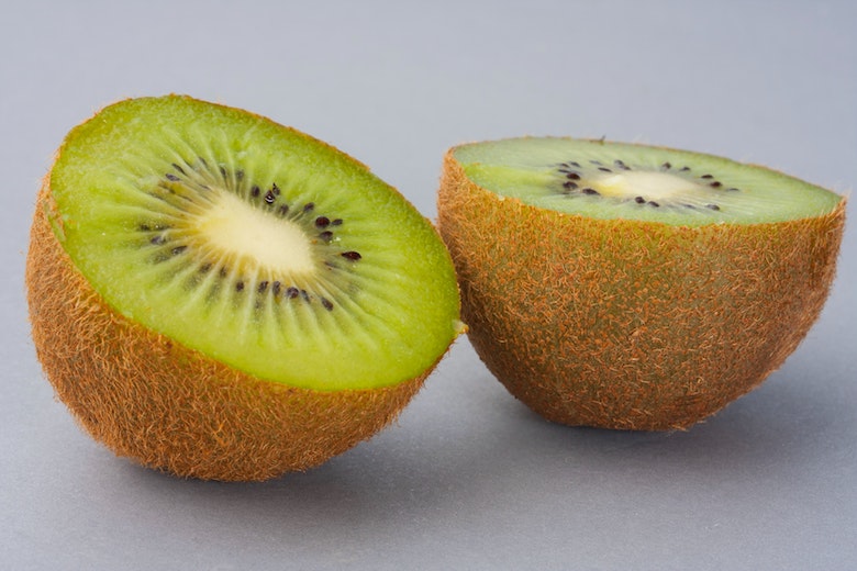 Voici pourquoi il est mieux de manger un kiwi avec la peau As