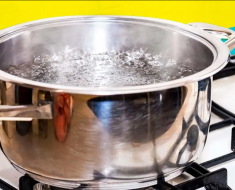 Cette eau de cuisson, que tout le monde jette est en fait un véritable miracle qui résout un problème très courant dans les foyers